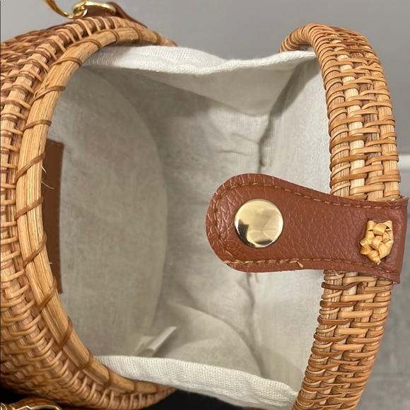 Sole Society Brown Woven Crossbody Bag Gold Hardware Snap Close Adjustable Strap - Picture 7 of 13